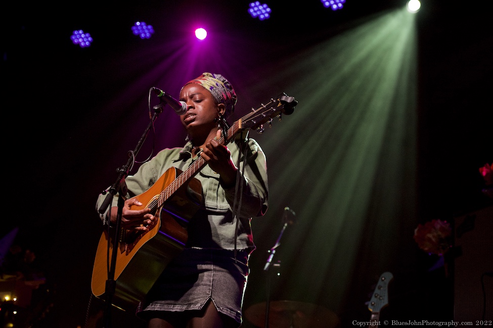 Sunny War, Aladdin Theater, photo by John Alcala
