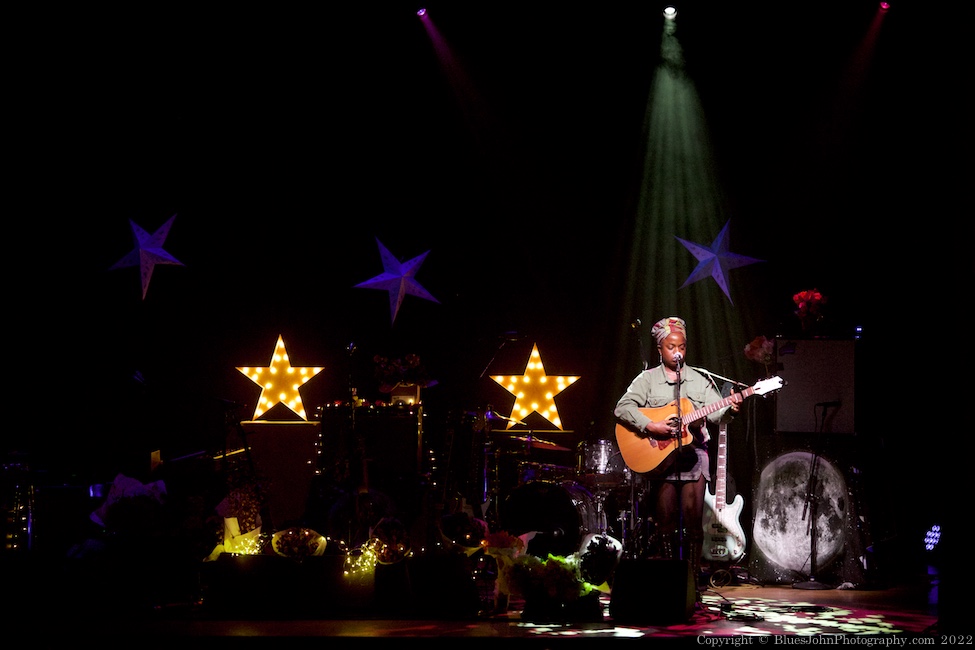 Sunny War, Aladdin Theater, photo by John Alcala