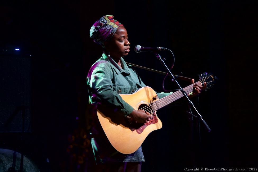 Sunny War, Aladdin Theater, photo by John Alcala