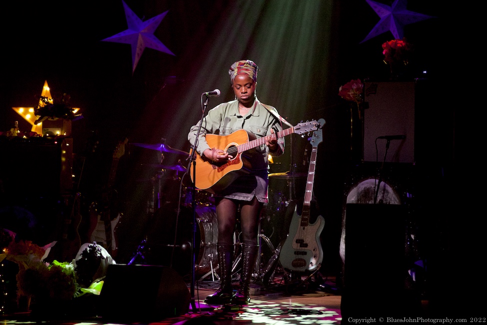 Sunny War, Aladdin Theater, photo by John Alcala