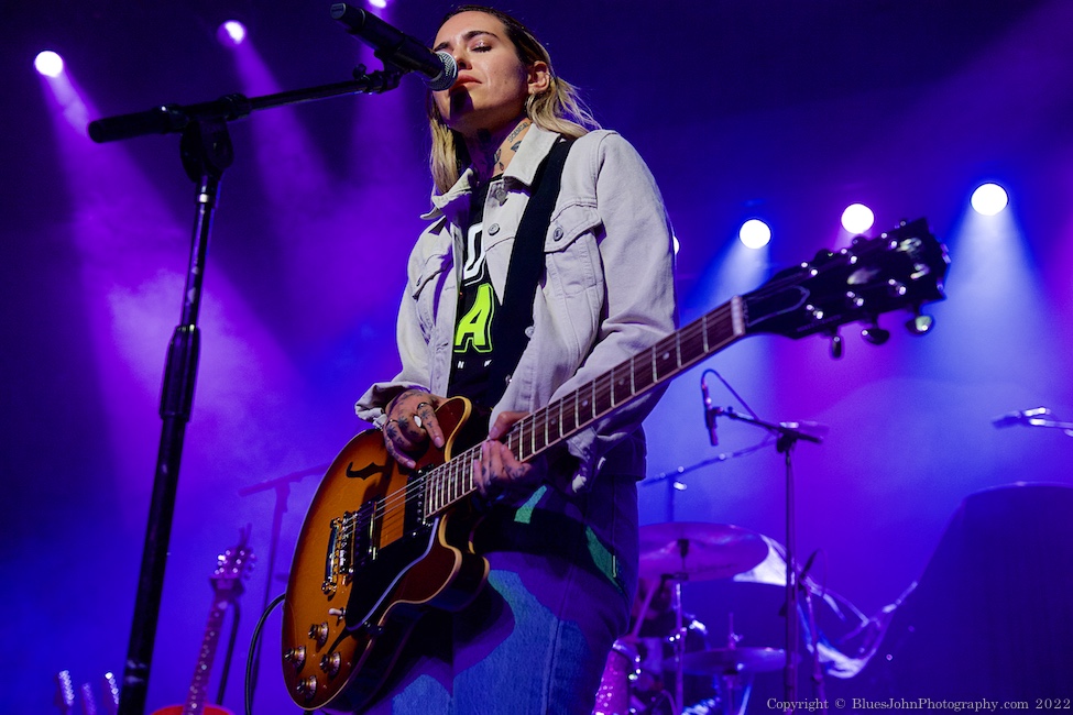 Morgan Wade, Roseland Theater, photo by John Alcala