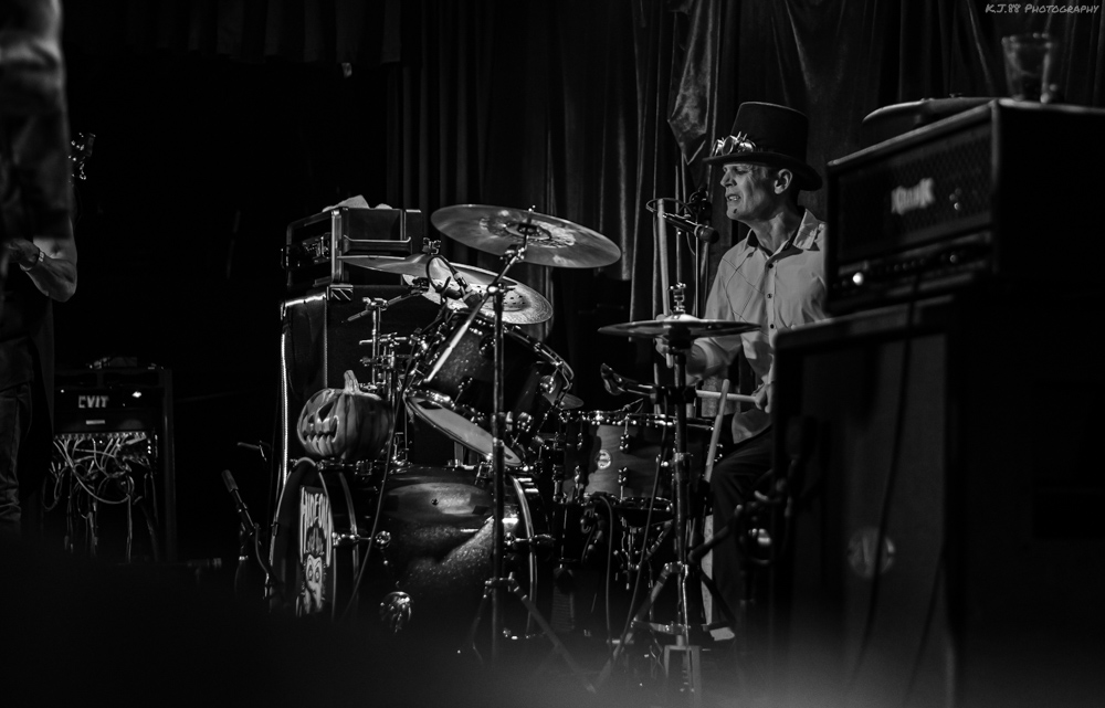 Hideous Monster, Dante's, photo by Kevin Pettigrew