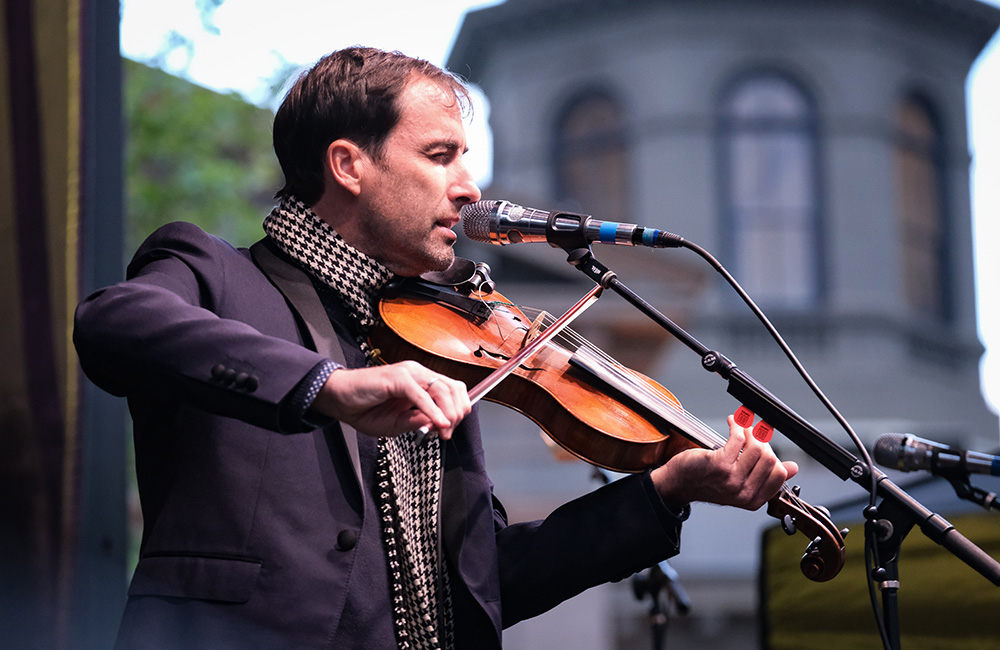 Andrew Bird, Pioneer Courthouse Square, photo by Joe Duquette