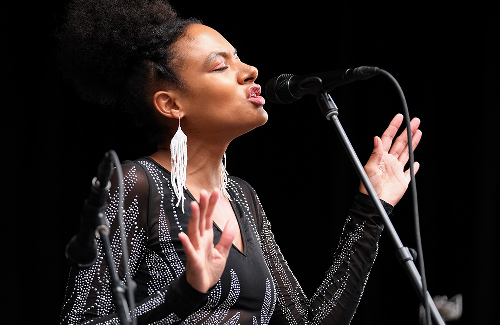 Allison Russell, Pioneer Courthouse Square, photo by Joe Duquette