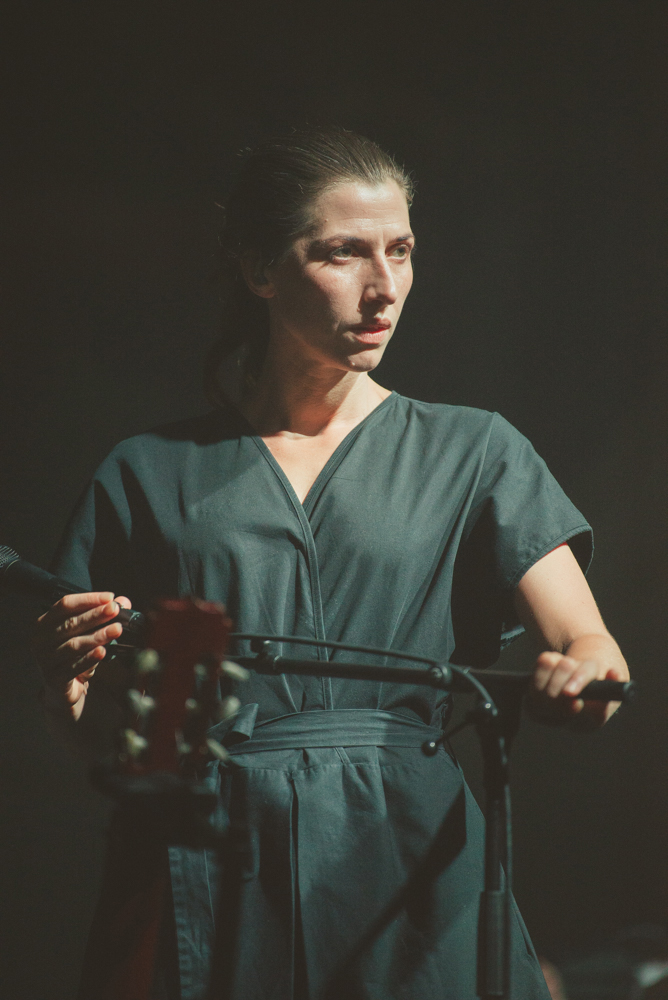 Aldous Harding, Crystal Ballroom, photo by Ignacio Quintana