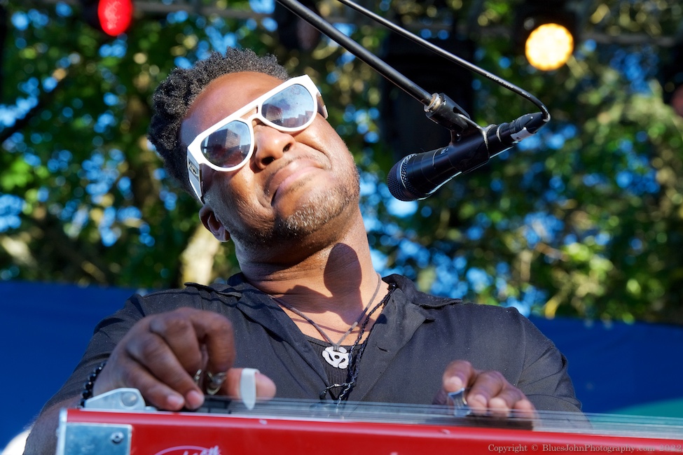Robert Randolph, Tom McCall Waterfront Park, photo by John Alcala