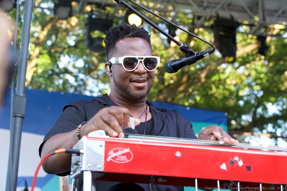 Robert Randolph, Tom McCall Waterfront Park, photo by John Alcala