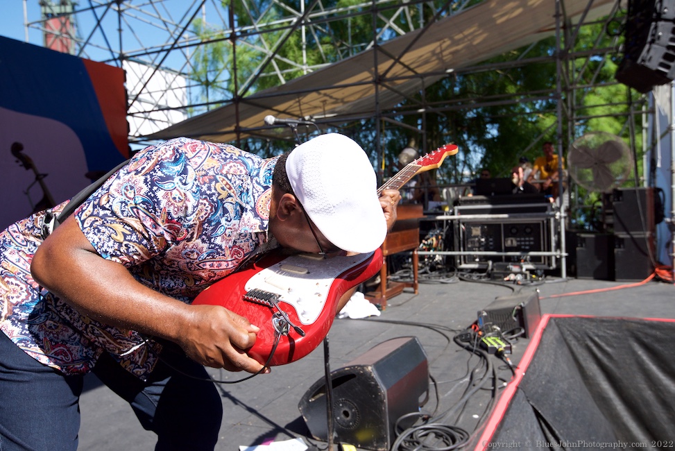 Silent Partners, Tom McCall Waterfront Park, photo by John Alcala