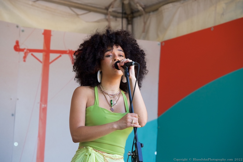 Lo Steele, Tom McCall Waterfront Park, photo by John Alcala
