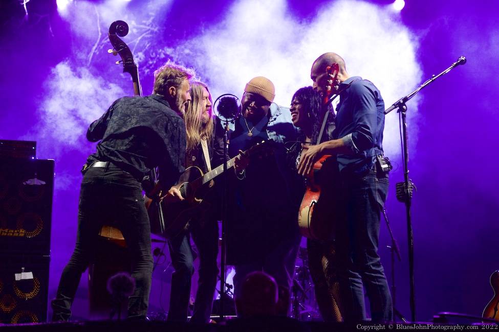 The Wood Brothers, Tom McCall Waterfront Park, photo by John Alcala