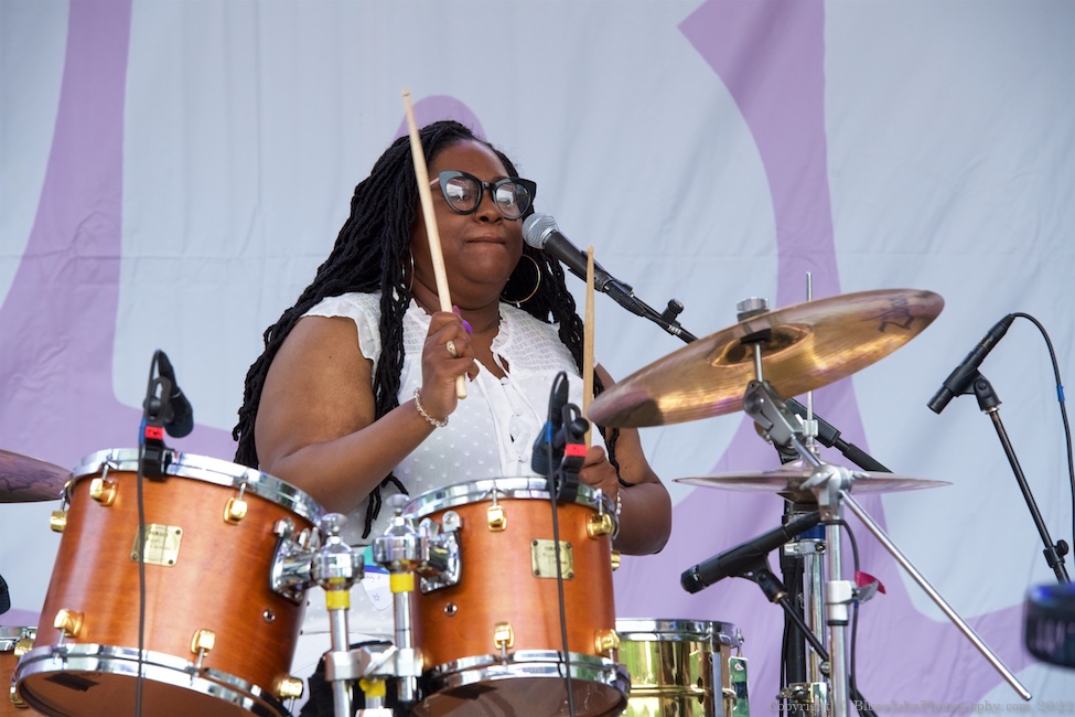 Lady A, Tom McCall Waterfront Park, photo by John Alcala