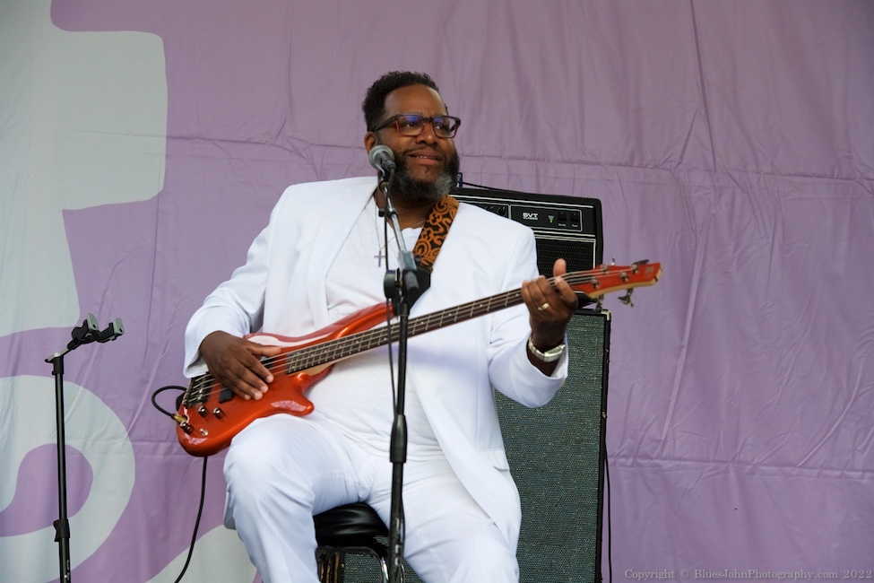 Lady A, Tom McCall Waterfront Park, photo by John Alcala