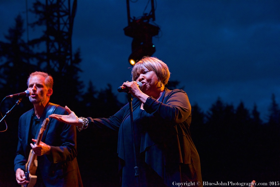 Mavis Staples, Oregon Zoo Amphitheatre, photo by John Alcala