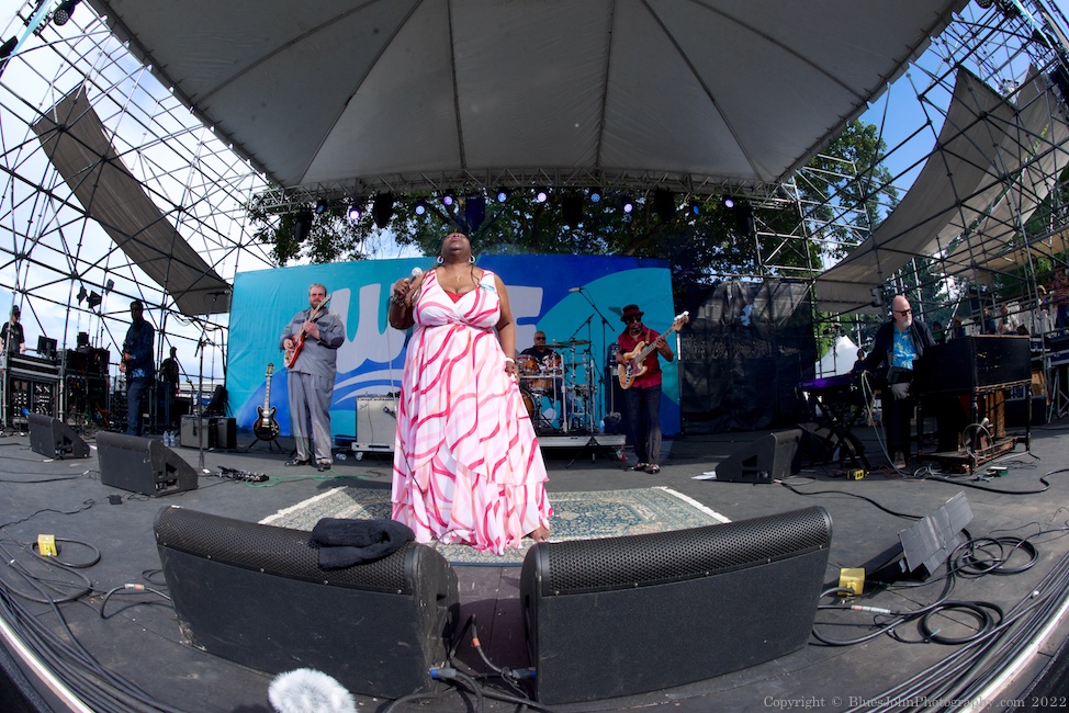 DIUNNA GREENLEAF, Tom McCall Waterfront Park, photo by John Alcala