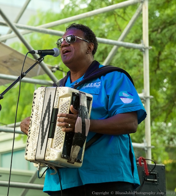 Chubby Carrier and the Bayou Swamp Band, Tom McCall Waterfront Park, photo by John Alcala