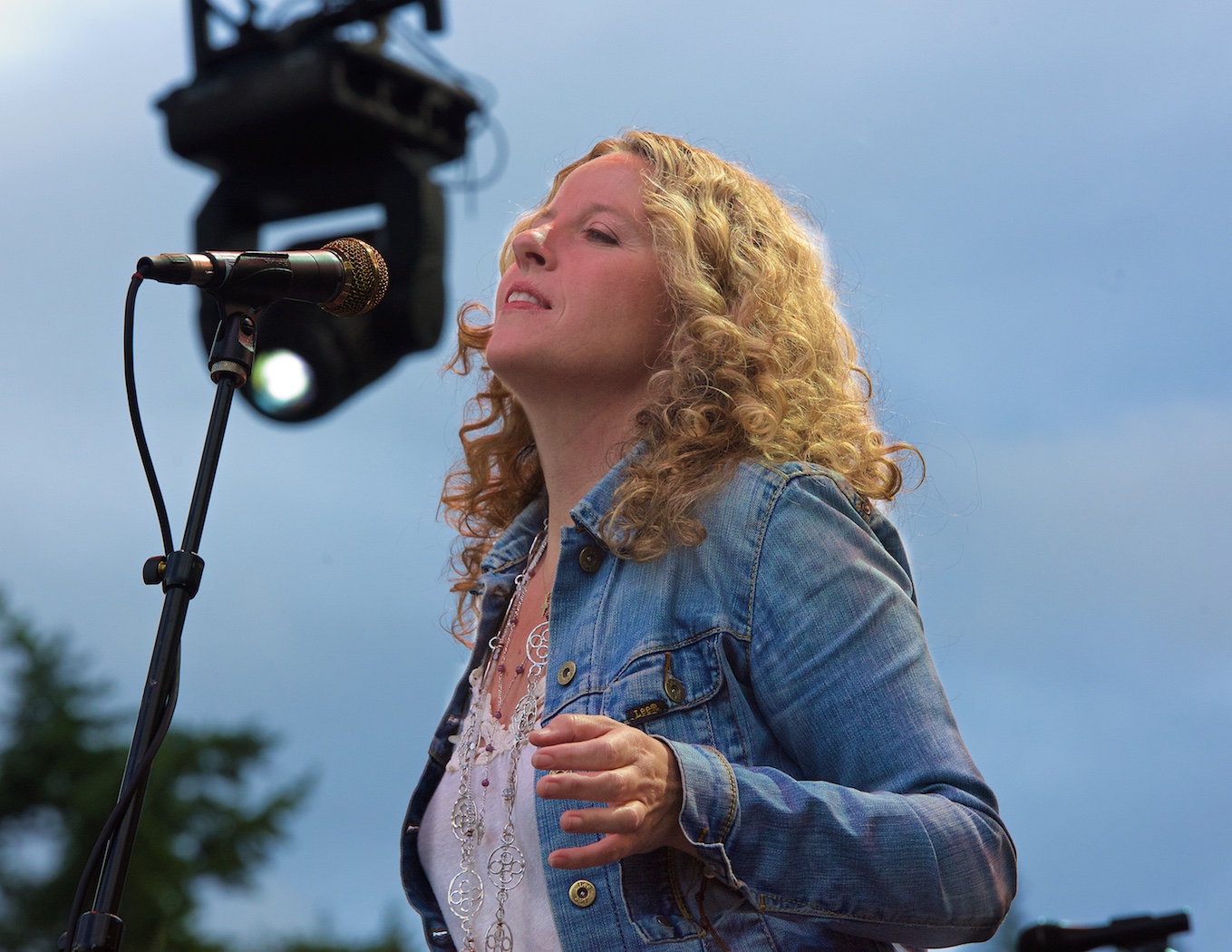 Amy Helm, Oregon Zoo Amphitheatre, photo by John Alcala