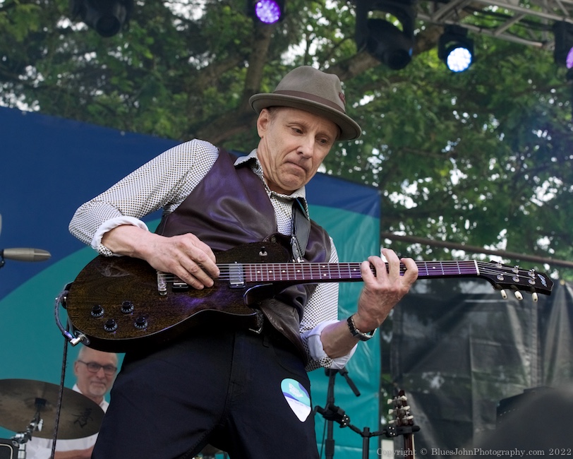 John Bunzow, Tom McCall Waterfront Park, photo by John Alcala