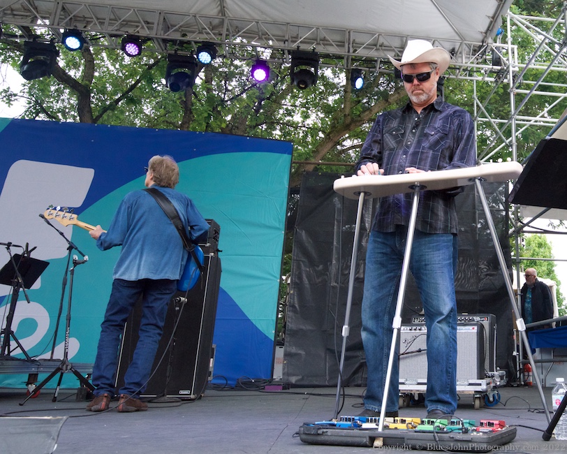 John Bunzow, Tom McCall Waterfront Park, photo by John Alcala