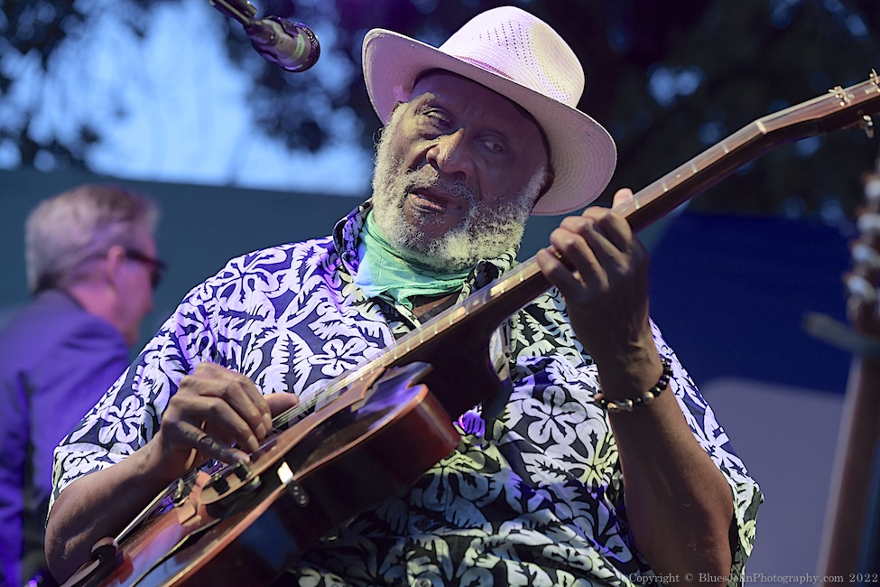 Taj Mahal & the Phantom Blues Band, Tom McCall Waterfront Park, photo by John Alcala