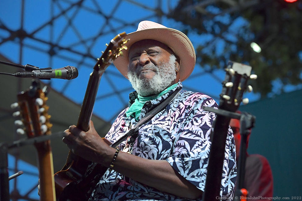 Taj Mahal & the Phantom Blues Band, Tom McCall Waterfront Park, photo by John Alcala
