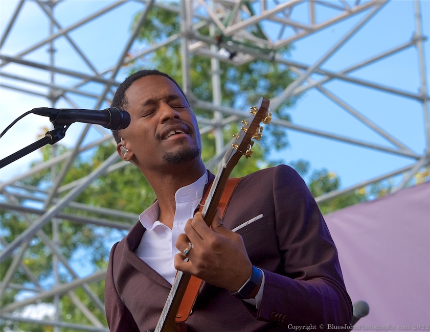 Ron Artis II, Tom McCall Waterfront Park, photo by John Alcala