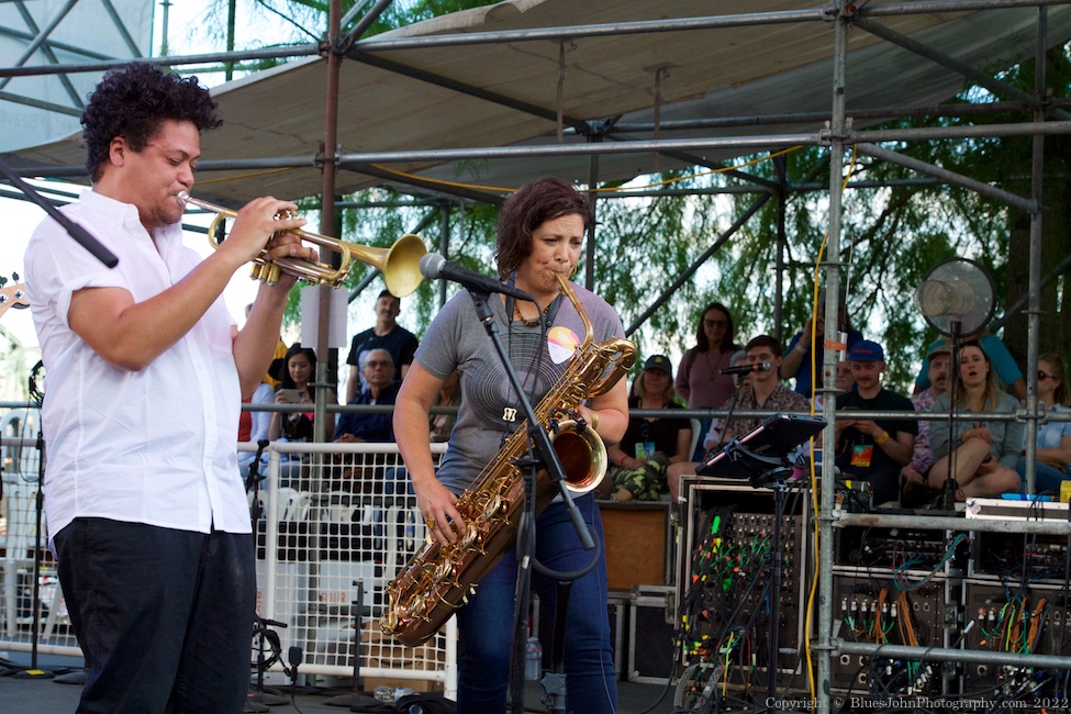 Ron Artis II, Tom McCall Waterfront Park, photo by John Alcala