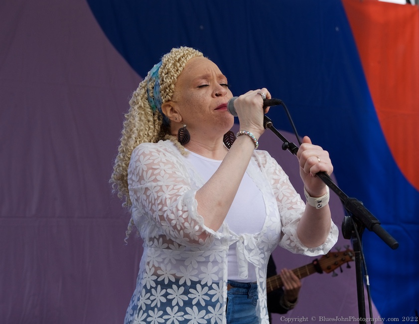 LaRhonda Steele, Tom McCall Waterfront Park, photo by John Alcala