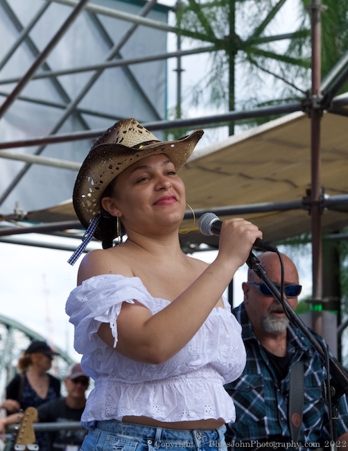 LaRhonda Steele, Tom McCall Waterfront Park, photo by John Alcala