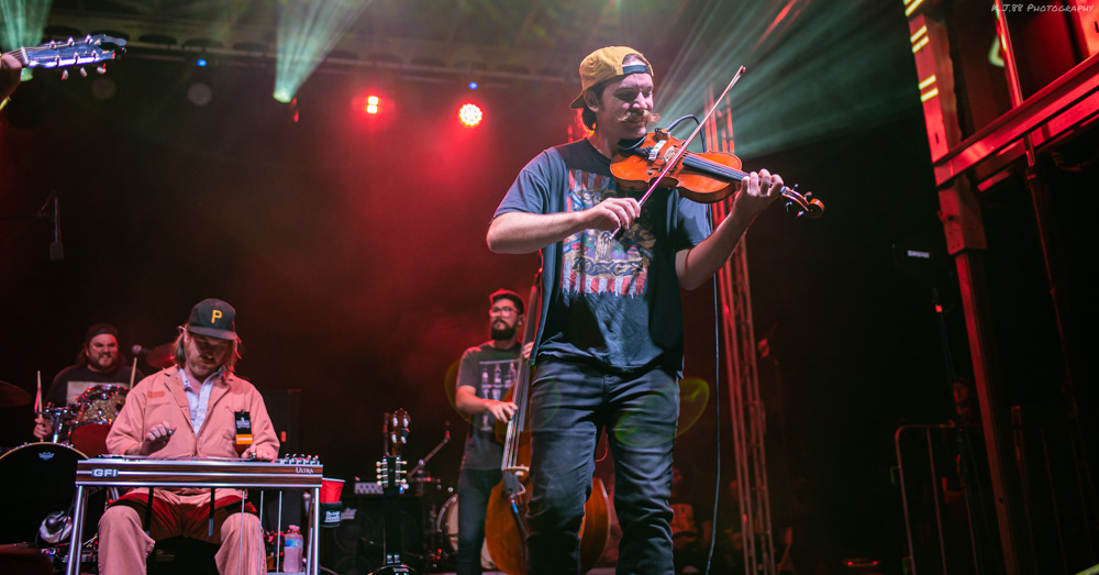 Zach Bryan, Clackamas County Fairgrounds, photo by Kevin Pettigrew