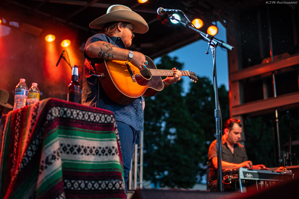 Vincent Neil Emerson, Clackamas County Fairgrounds, photo by Kevin Pettigrew