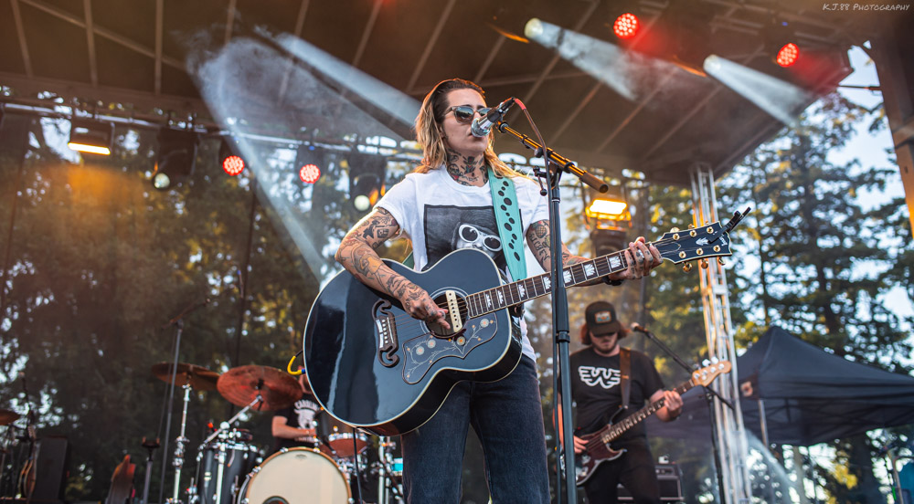 Morgan Wade, Clackamas County Fairgrounds, photo by Kevin Pettigrew