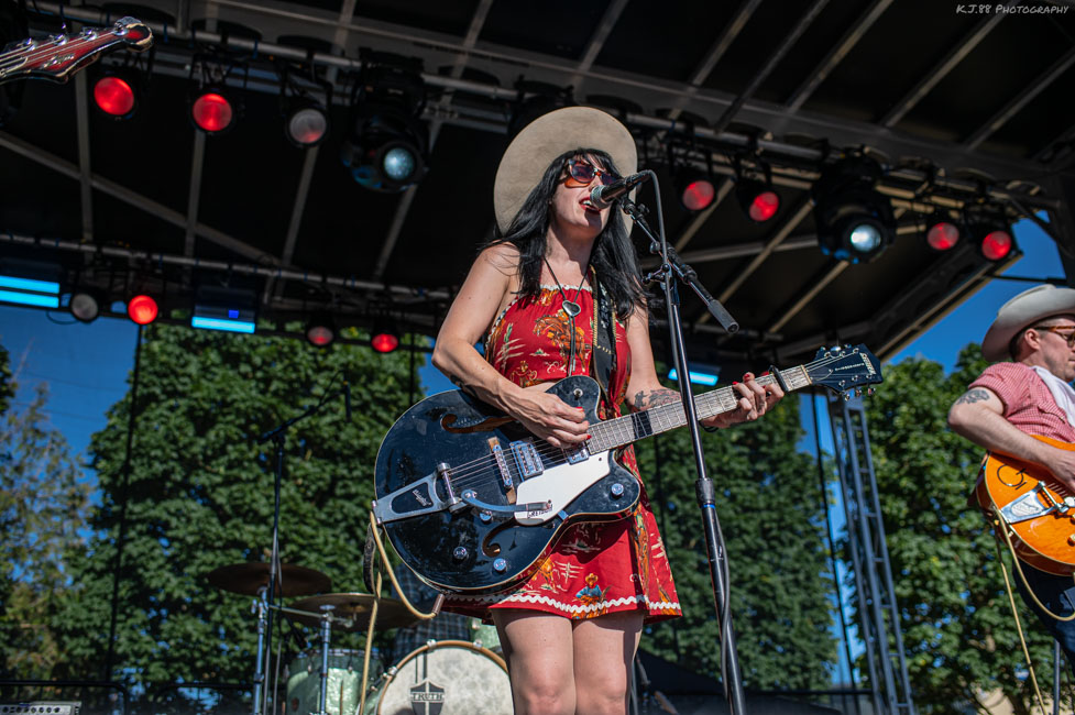 Jenny Don't & The Spurs, Clackamas County Fairgrounds, photo by Kevin Pettigrew