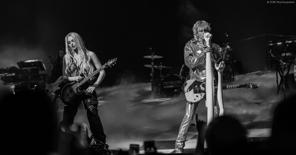 Machine Gun Kelly, Moda Center, photo by Kevin Pettigrew