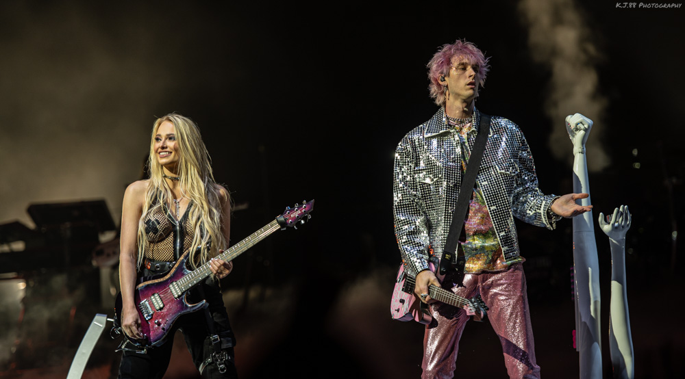 Machine Gun Kelly, Moda Center, photo by Kevin Pettigrew