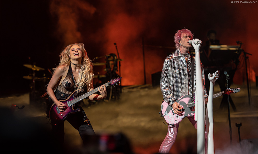 Machine Gun Kelly, Moda Center, photo by Kevin Pettigrew