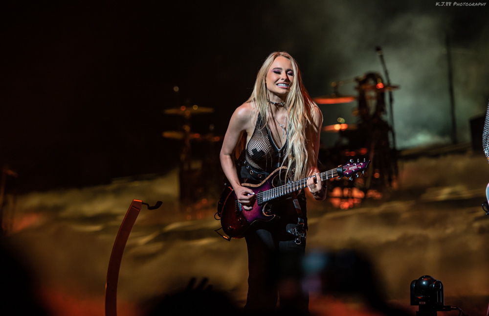 Machine Gun Kelly, Moda Center, photo by Kevin Pettigrew