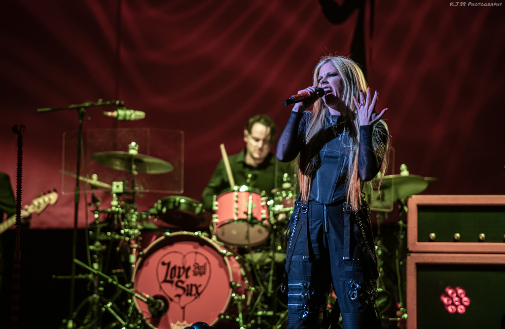 Avril Lavigne, Moda Center, photo by Kevin Pettigrew