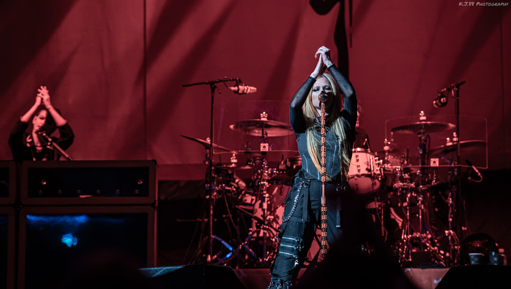 Avril Lavigne, Moda Center, photo by Kevin Pettigrew
