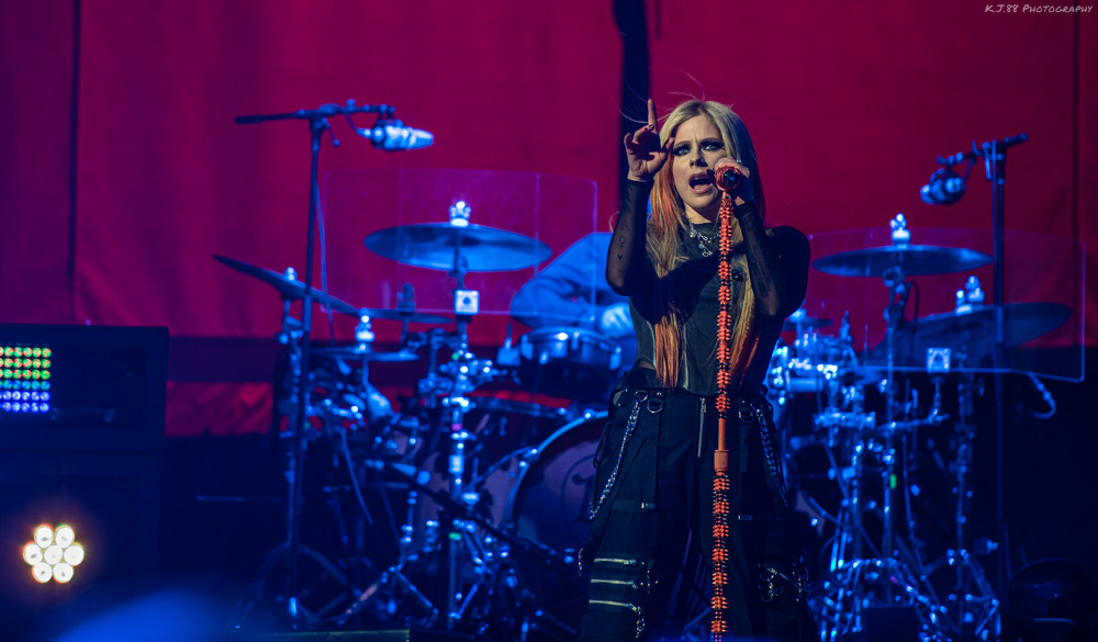 Avril Lavigne, Moda Center, photo by Kevin Pettigrew