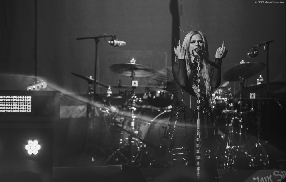 Avril Lavigne, Moda Center, photo by Kevin Pettigrew