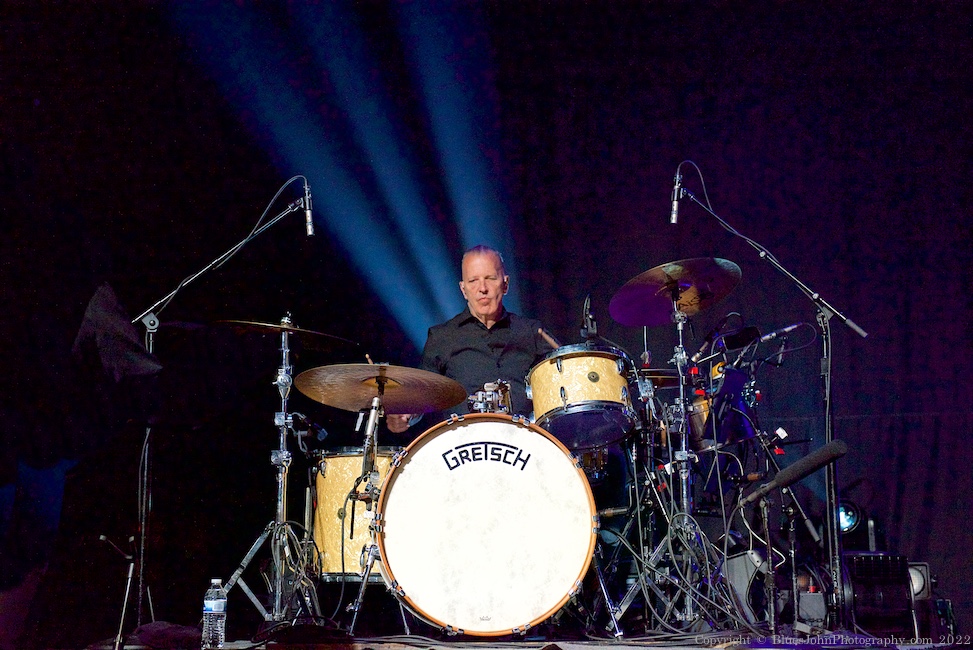 The Mavericks, Revolution Hall, photo by John Alcala