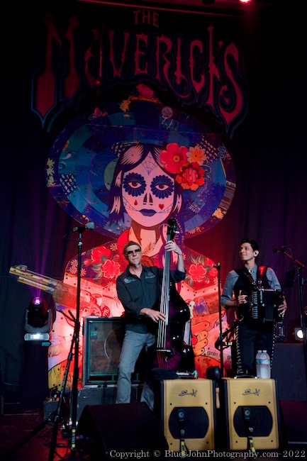 The Mavericks, Revolution Hall, photo by John Alcala