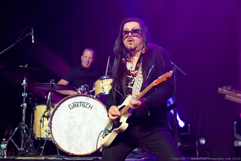 The Mavericks, Revolution Hall, photo by John Alcala