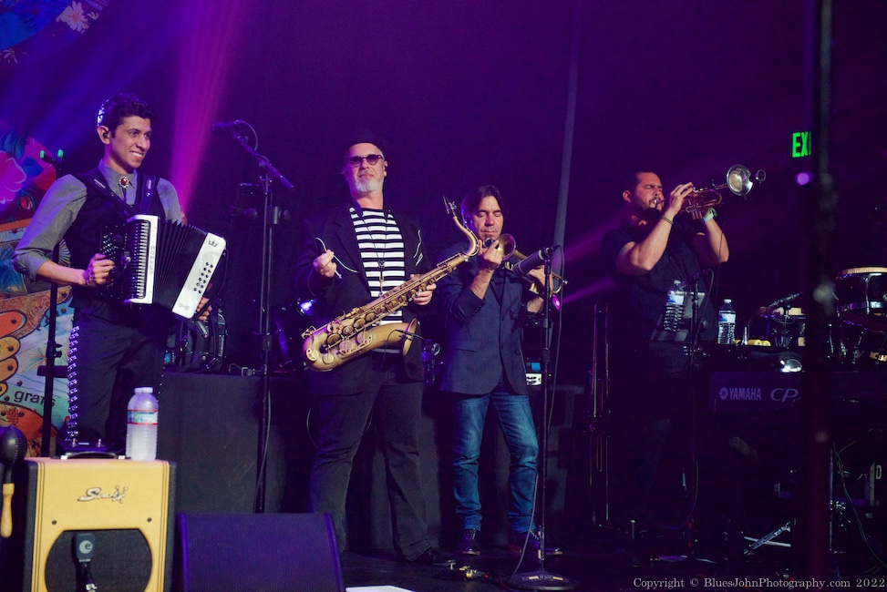 The Mavericks, Revolution Hall, photo by John Alcala