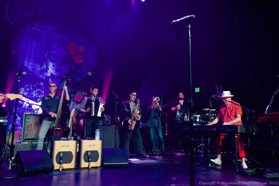 The Mavericks, Revolution Hall, photo by John Alcala