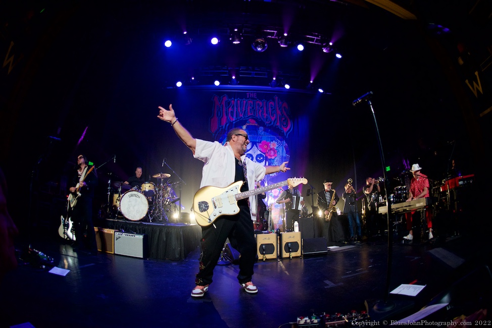 The Mavericks, Revolution Hall, photo by John Alcala