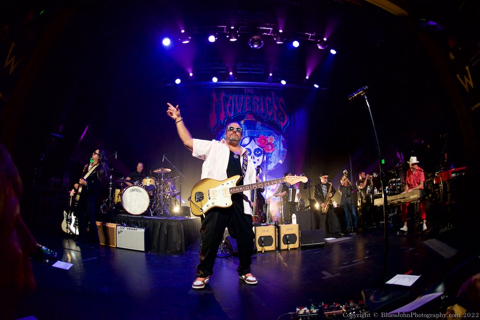 The Mavericks, Revolution Hall, photo by John Alcala