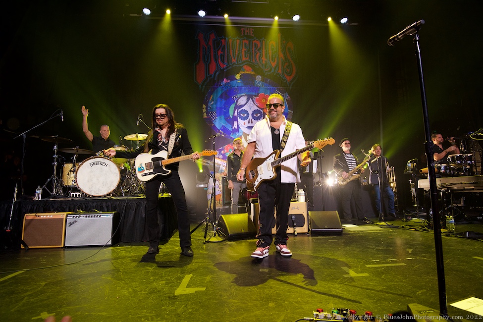 The Mavericks, Revolution Hall, photo by John Alcala