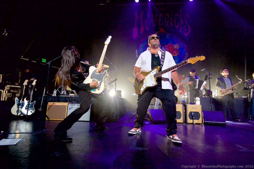 The Mavericks, Revolution Hall, photo by John Alcala