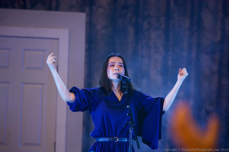 Mitski, Edgefield Amphitheater, photo by John Alcala